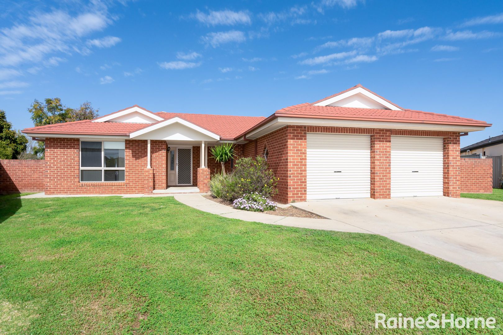 21 Woomera Place, Glenfield Park Property History & Address Research