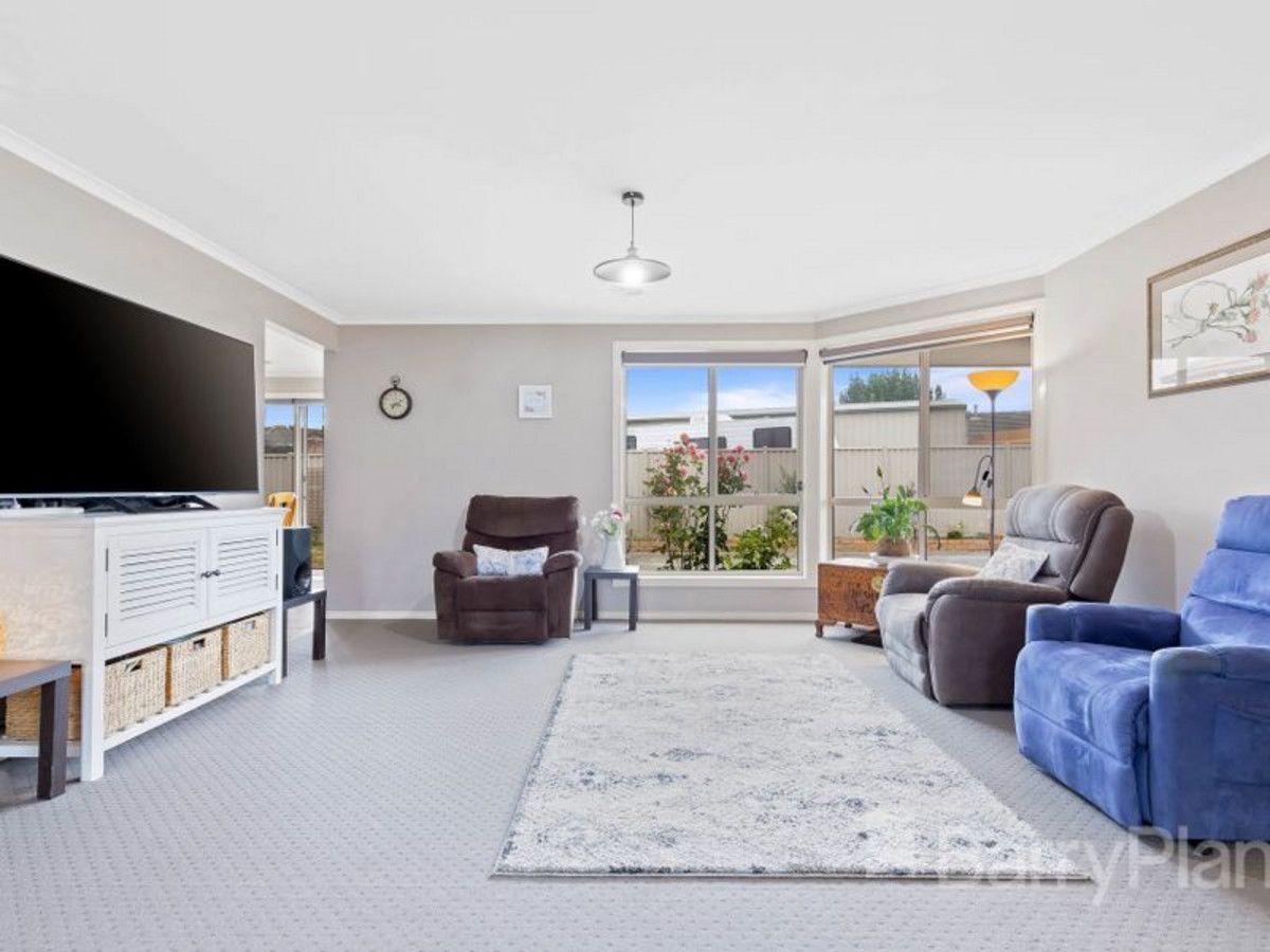 11 Zora Court, Sebastopol VIC 3356, Image 2