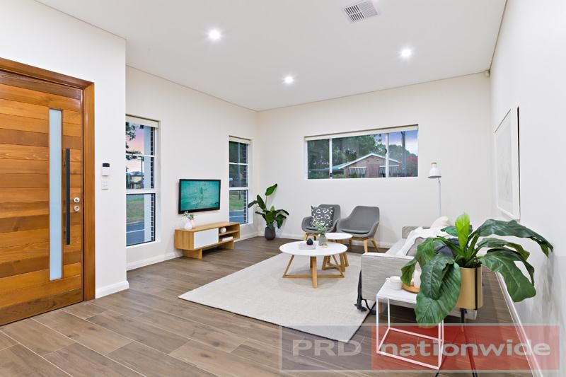 2 Ganmain Crescent, Milperra NSW 2214, Image 1