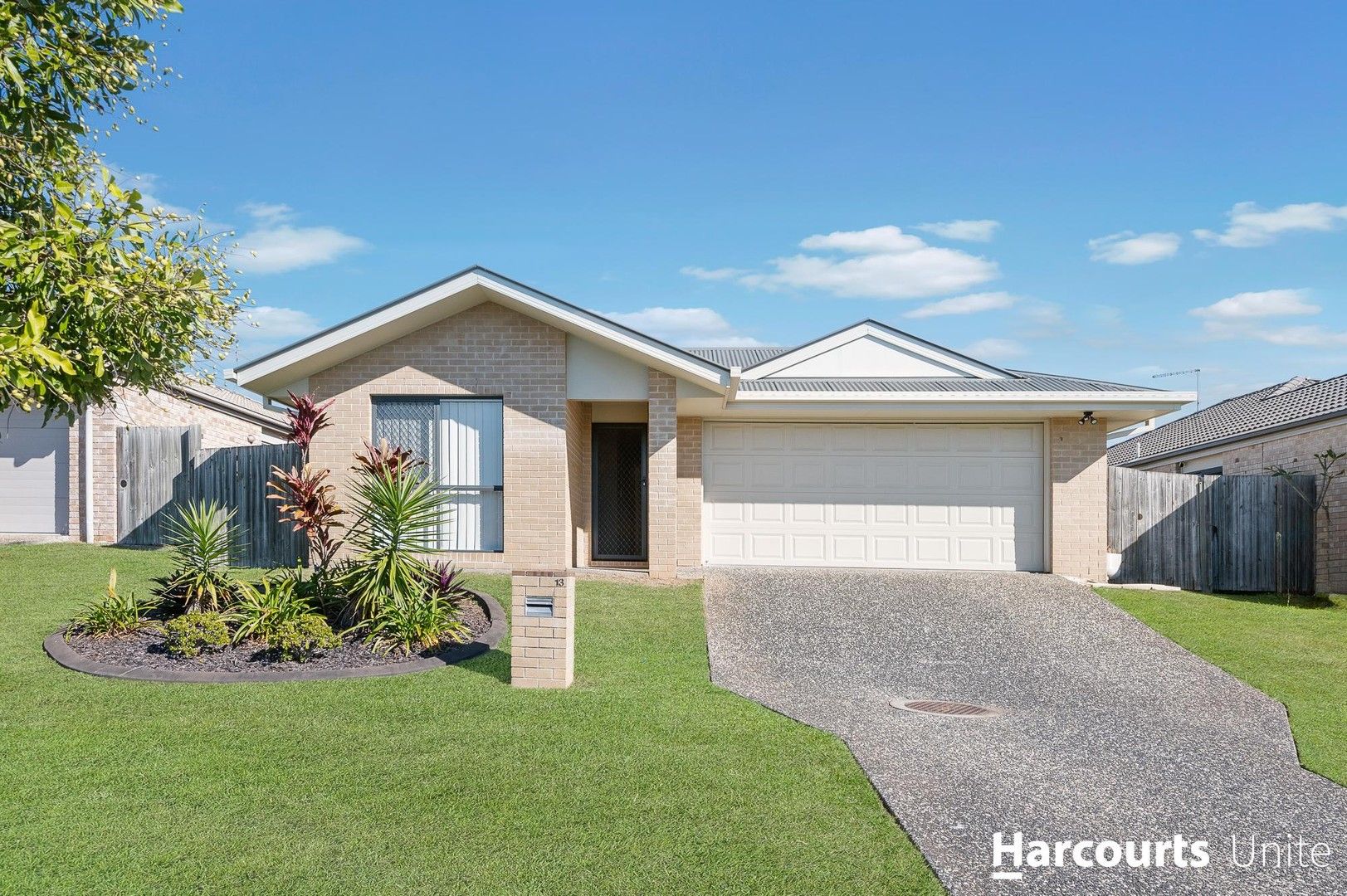 4 bedrooms House in 13 Allyra Drive MORAYFIELD QLD, 4506