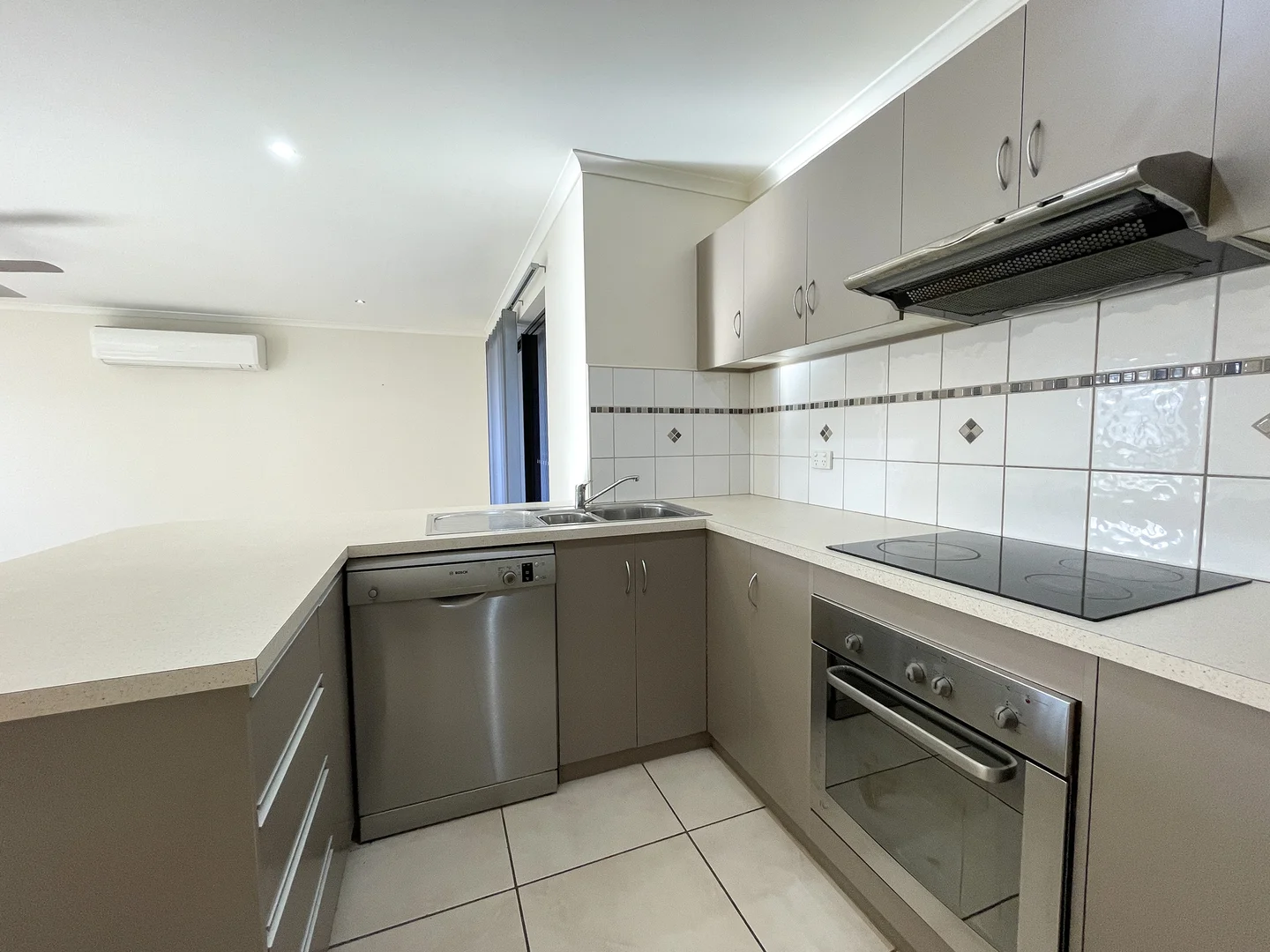 Additional image 5 of 2/18 Hillview Place, Bowen QLD 4805