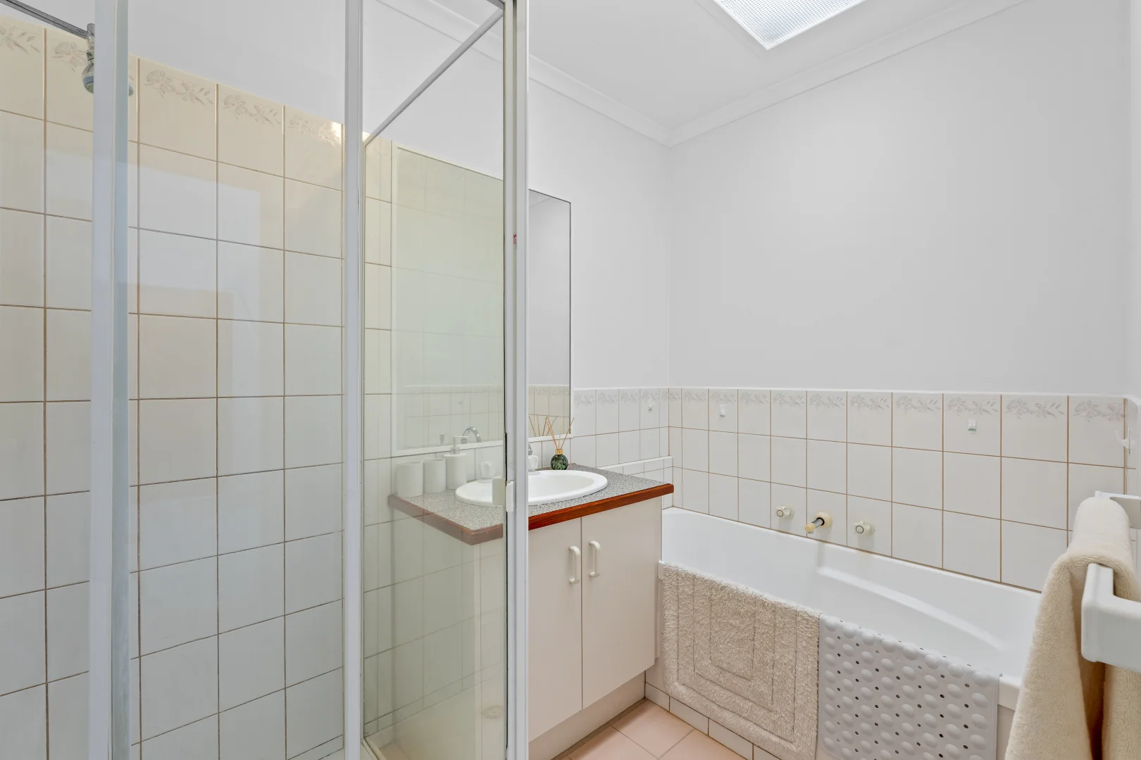 Additional image 6 of 2/116 Para Road, Montmorency VIC 3094