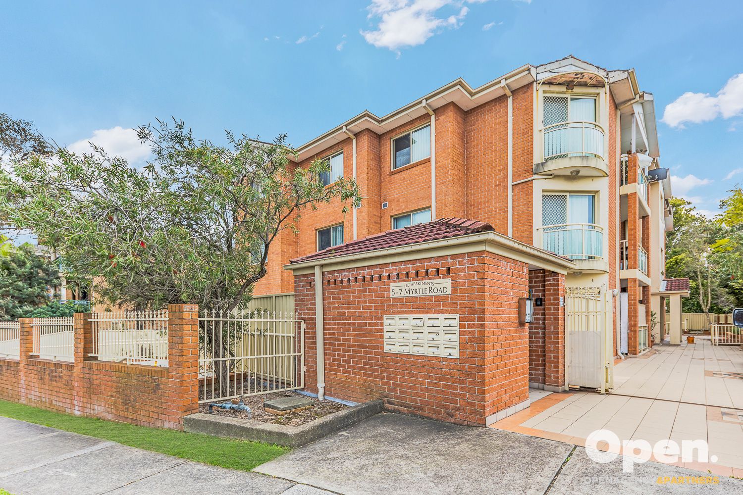 2 bedrooms Apartment / Unit / Flat in 1/5-7 Myrtle Road BANKSTOWN NSW, 2200