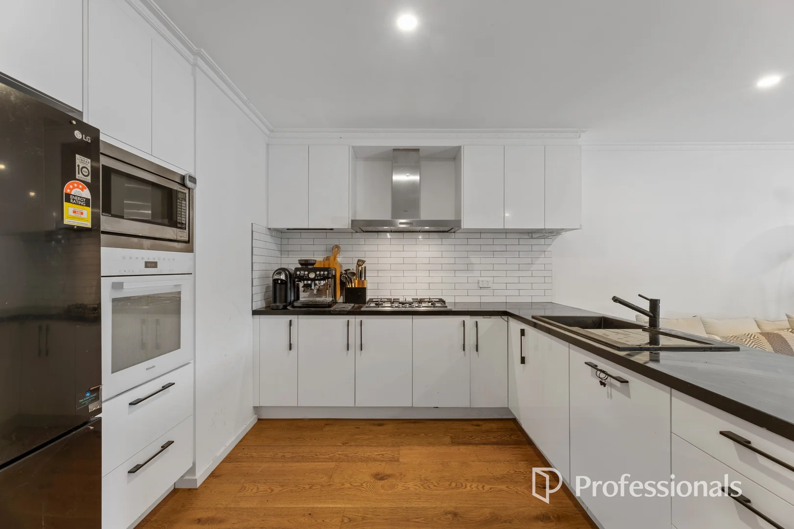 Additional image 7 of 2/16 Wembley Grove, McKinnon VIC 3204