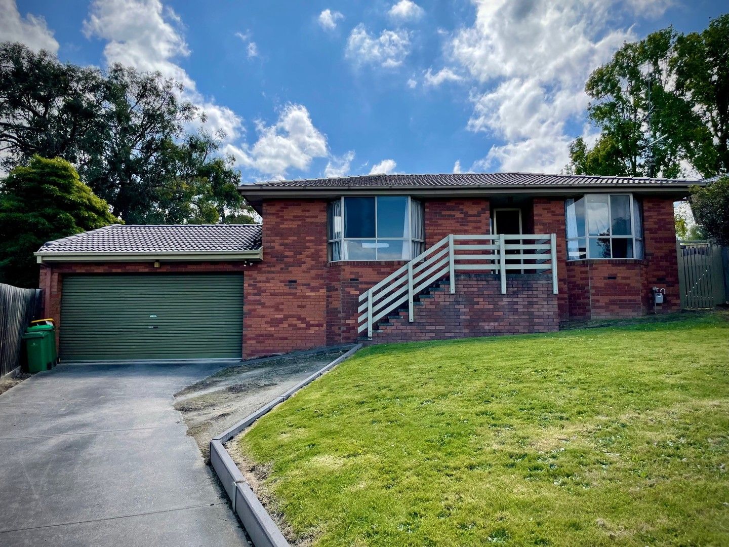 3 bedrooms House in 19 Damien Court PAKENHAM VIC, 3810