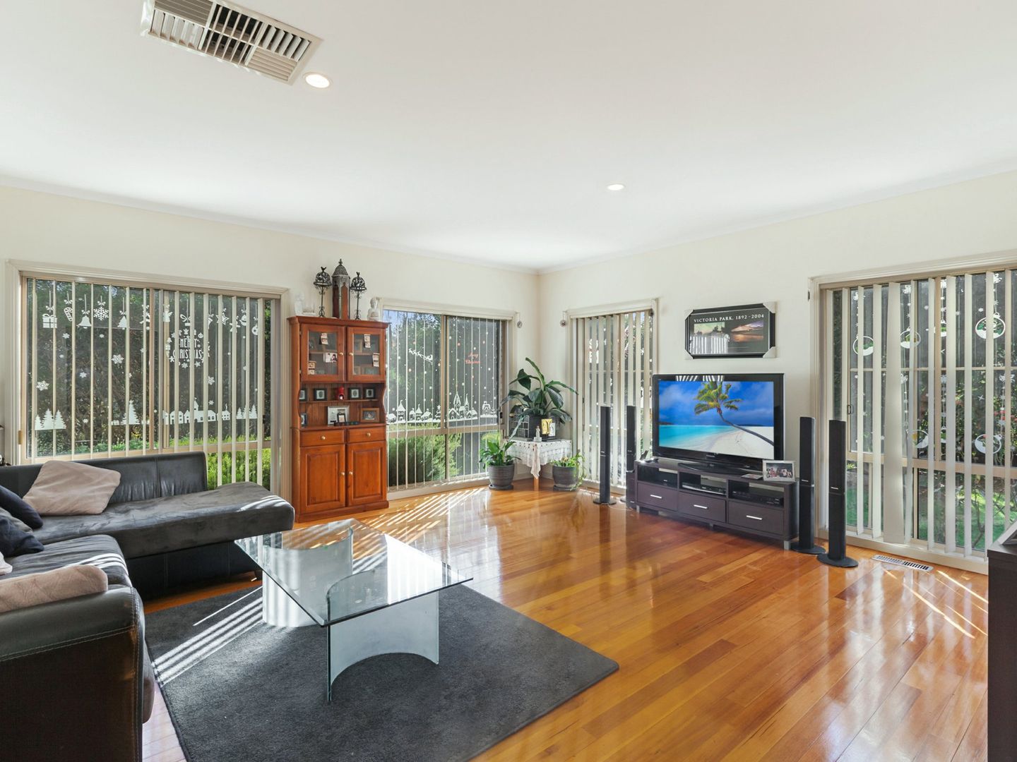 18 St Andrews Close, Hidden Valley VIC 3756, Image 2