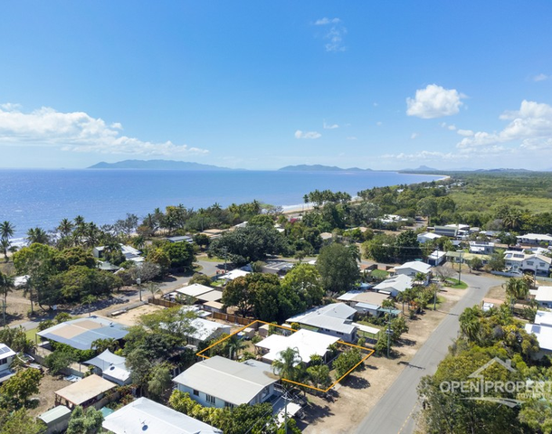 36 Coral Street, Saunders Beach QLD 4818