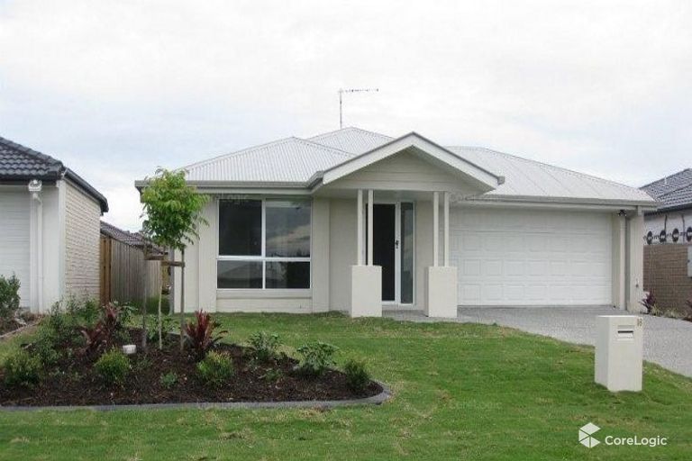 4 bedrooms House in 16 UNDARRA STREET PIMPAMA QLD, 4209