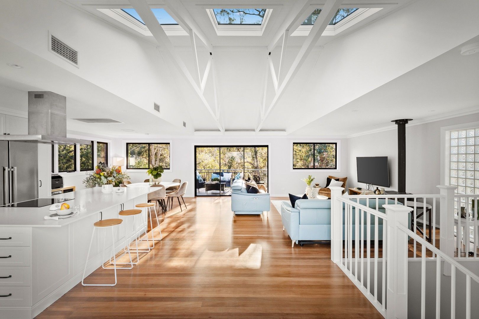 5 bedrooms House in 13 Silky Oak Place CASTLE HILL NSW, 2154