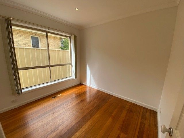 3 bedrooms House in 16 Laughlin Avenue NUNAWADING VIC, 3131