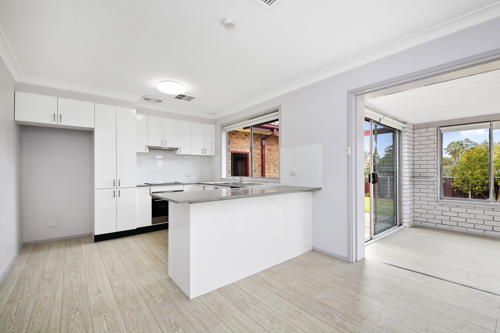 7 Kooloona Crescent, Bradbury NSW 2560, Image 1