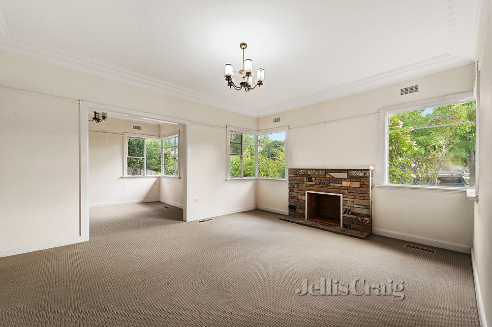 38 Winbourne Road, Mount Waverley VIC 3149, Image 0