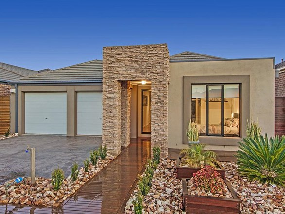 35 Barringo Way, Caroline Springs VIC 3023