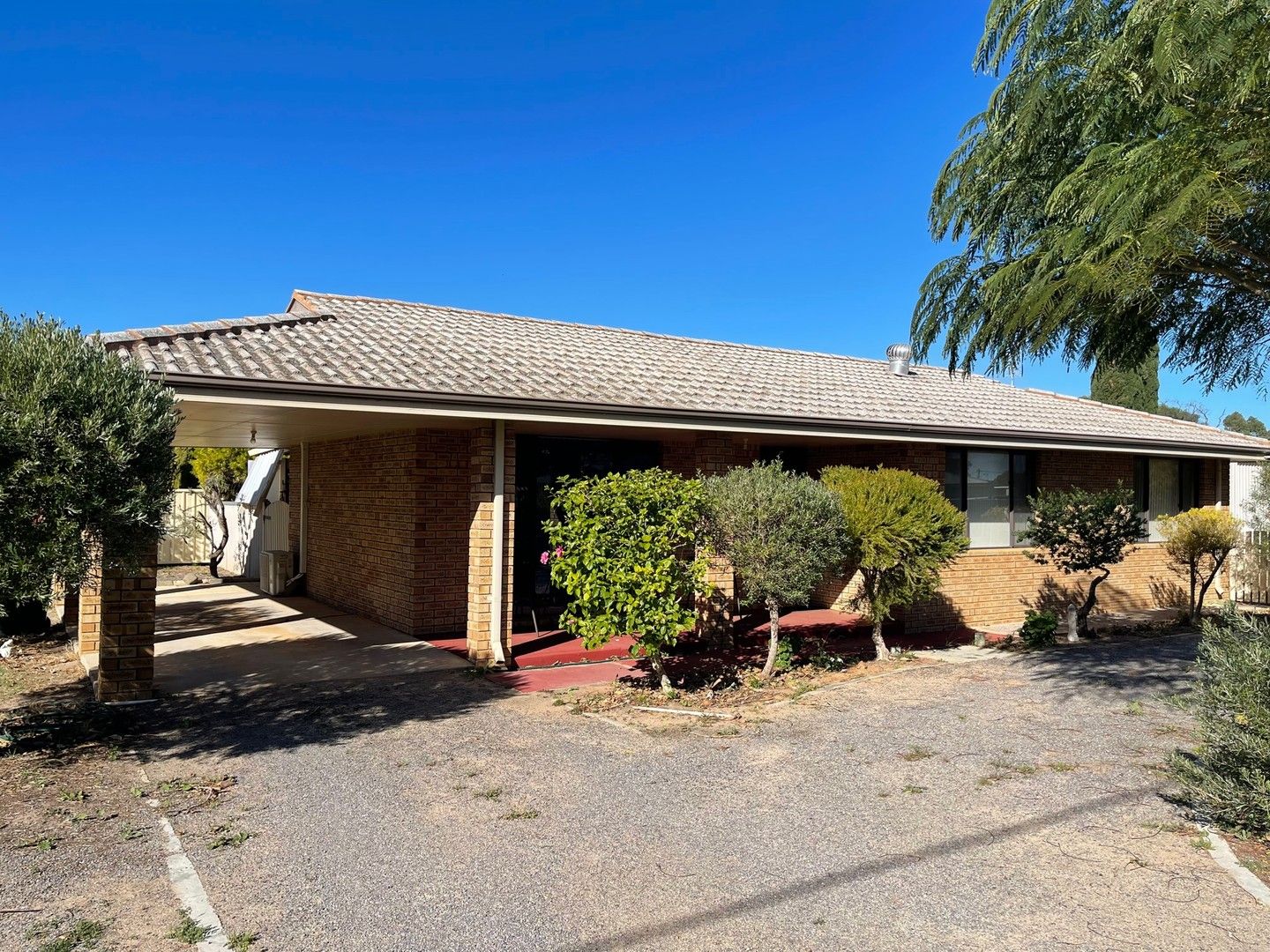 5 Irwin Crescent, Dongara WA 6525, Image 0