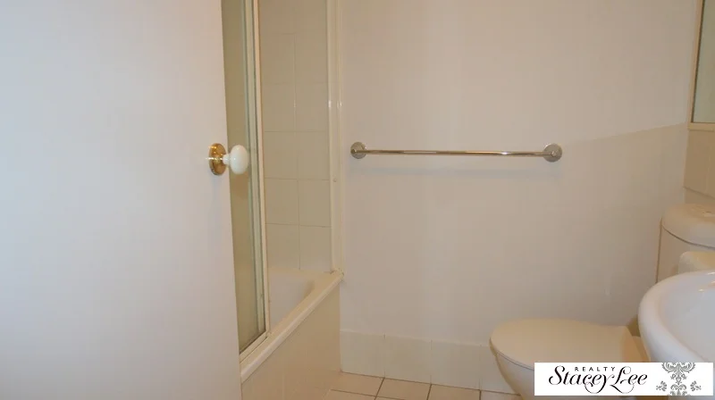 Additional image 10 of 8/77 Riding Road, Hawthorne QLD 4171