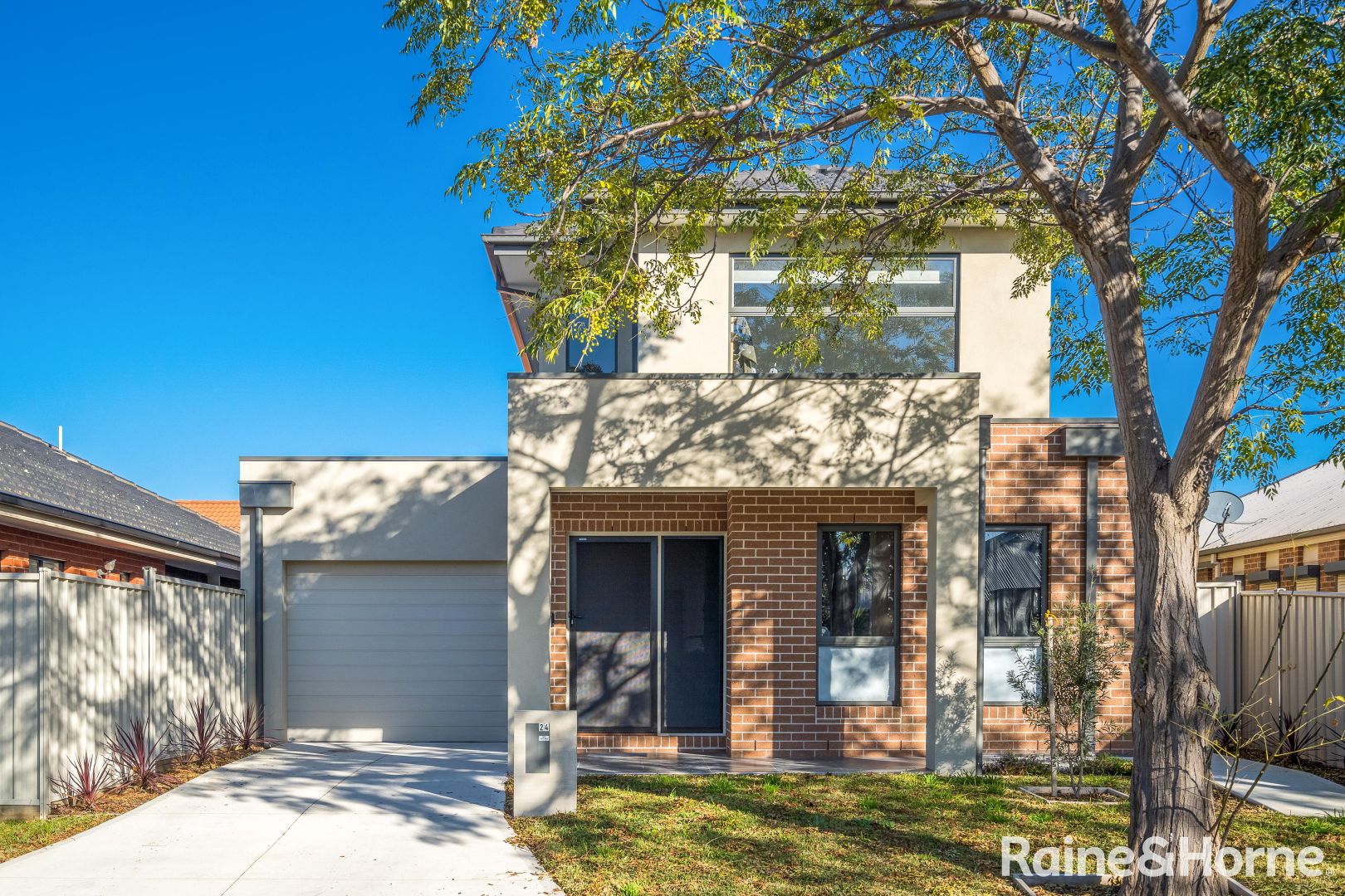 24 Great Barr Cresent, Caroline Springs VIC 3023, Image 1