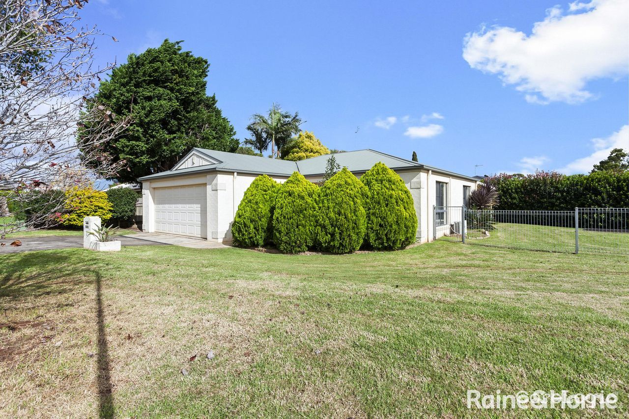 4 bedrooms House in 1 Paulene Crescent KEARNEYS SPRING QLD, 4350