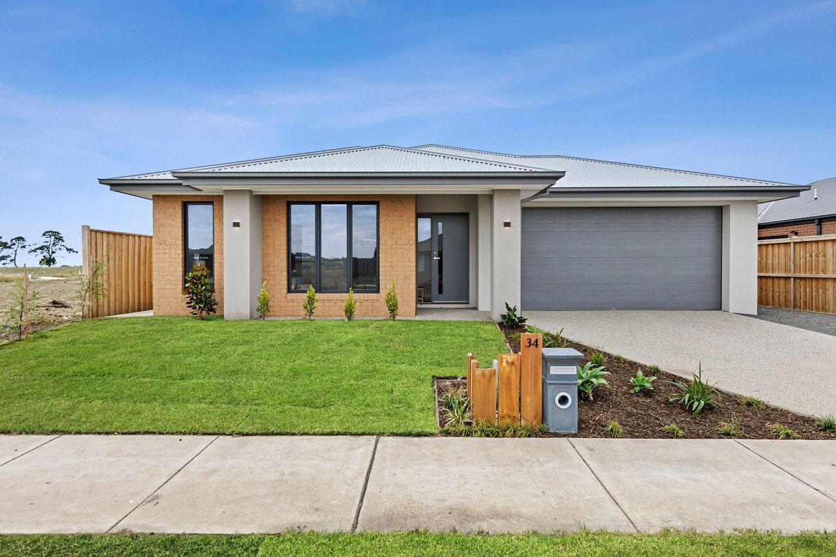 4 bedrooms House in 34 Silver Wattle Road MOUNT DUNEED VIC, 3217