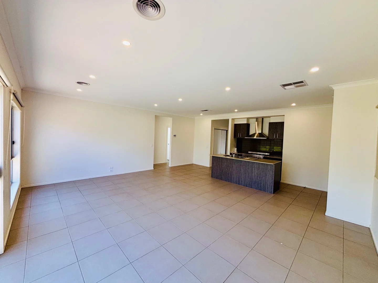 Additional image 4 of 28 ROCHESTER CRESCENT, Eynesbury VIC 3338