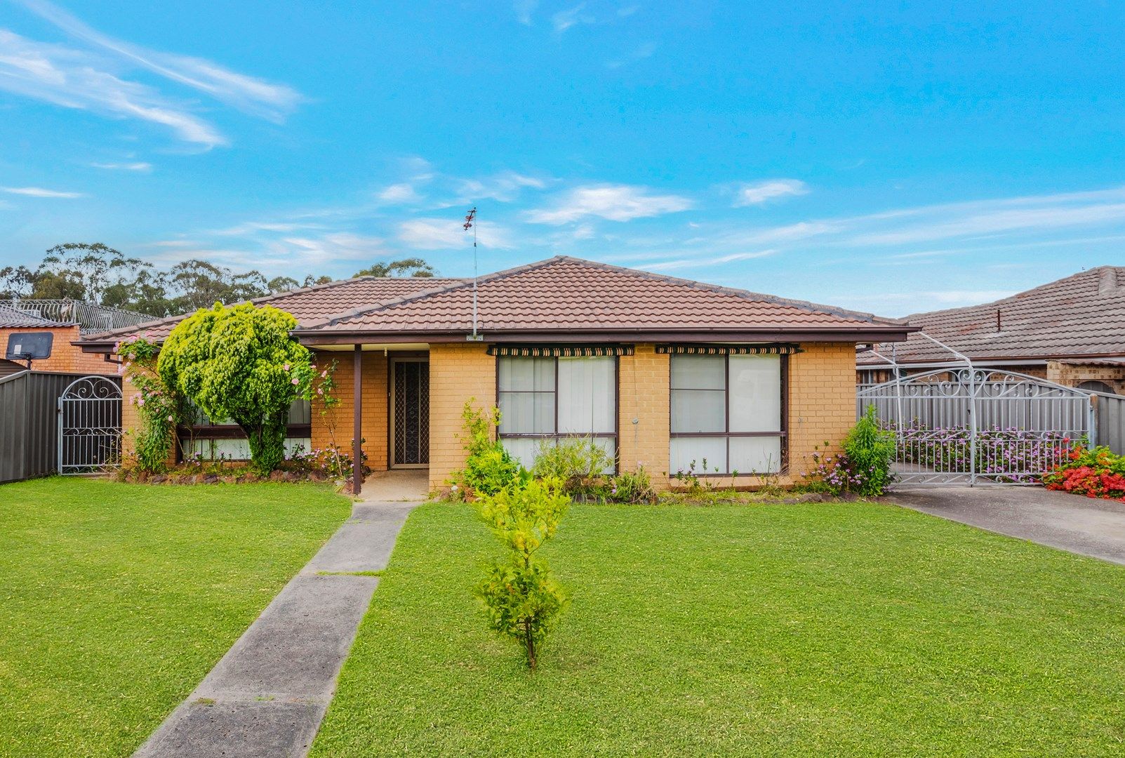 8 Lyell Street, Bossley Park NSW 2176, Image 0