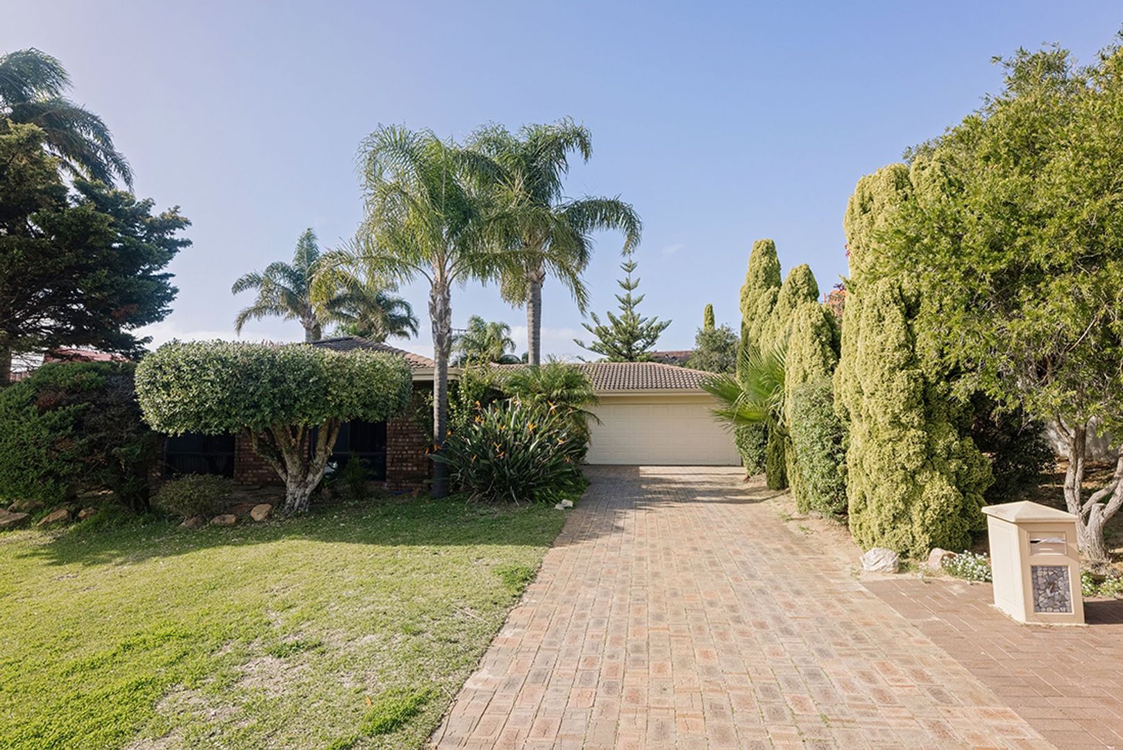 4 bedrooms House in 7 Macnab Rise DUNCRAIG WA, 6023