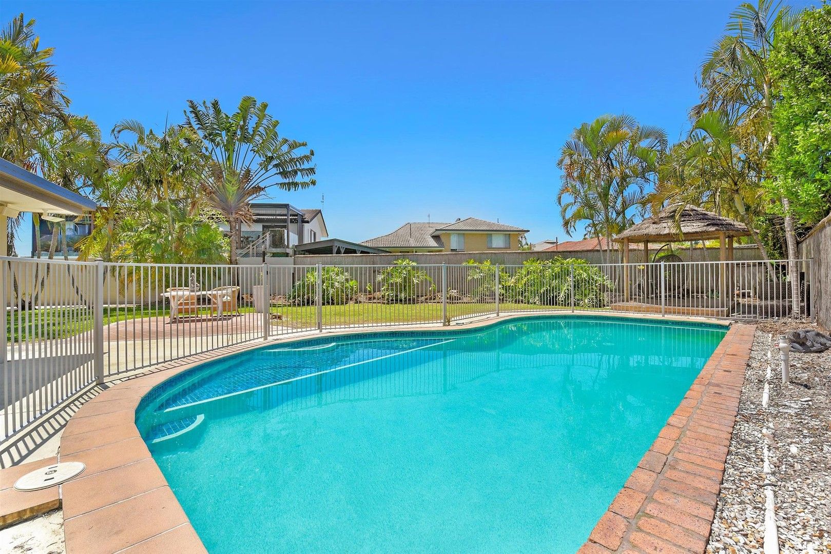 10 Wombat Court, Sorrento QLD 4217, Image 0