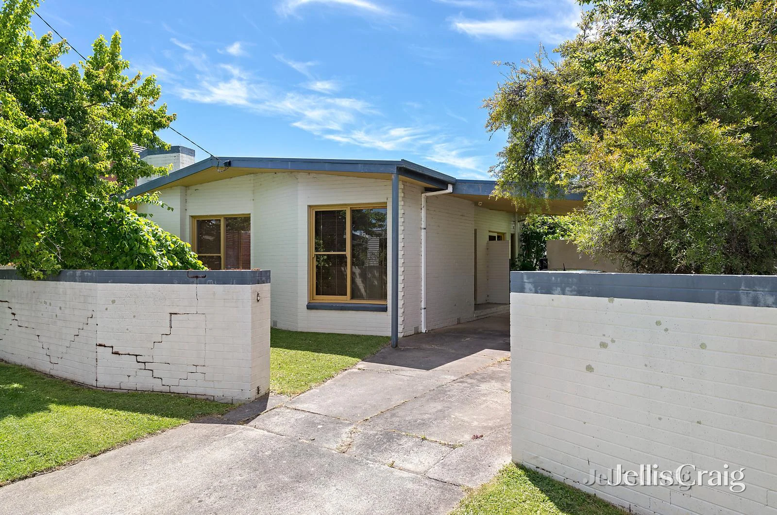 10 Elliott Street, Lake Wendouree VIC 3350