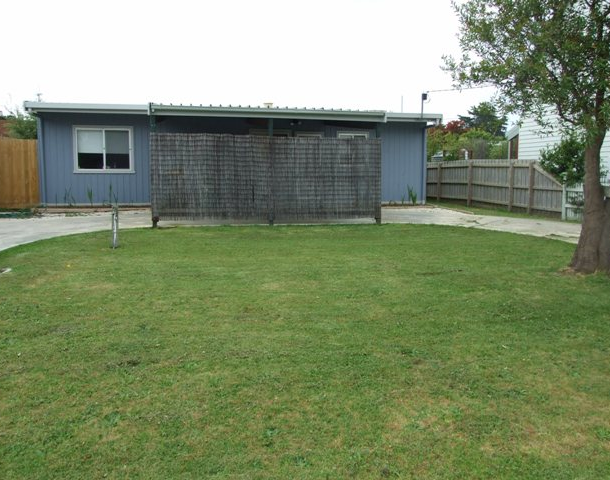 2 Albany Road, Cowes VIC 3922