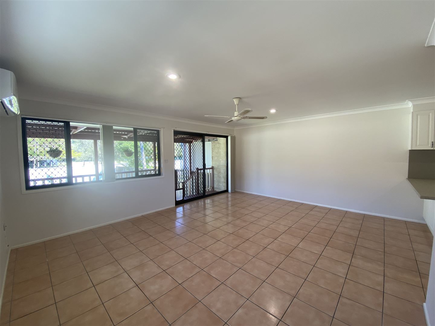 2/24 Terrigal Crescent, Southport QLD 4215, Image 2