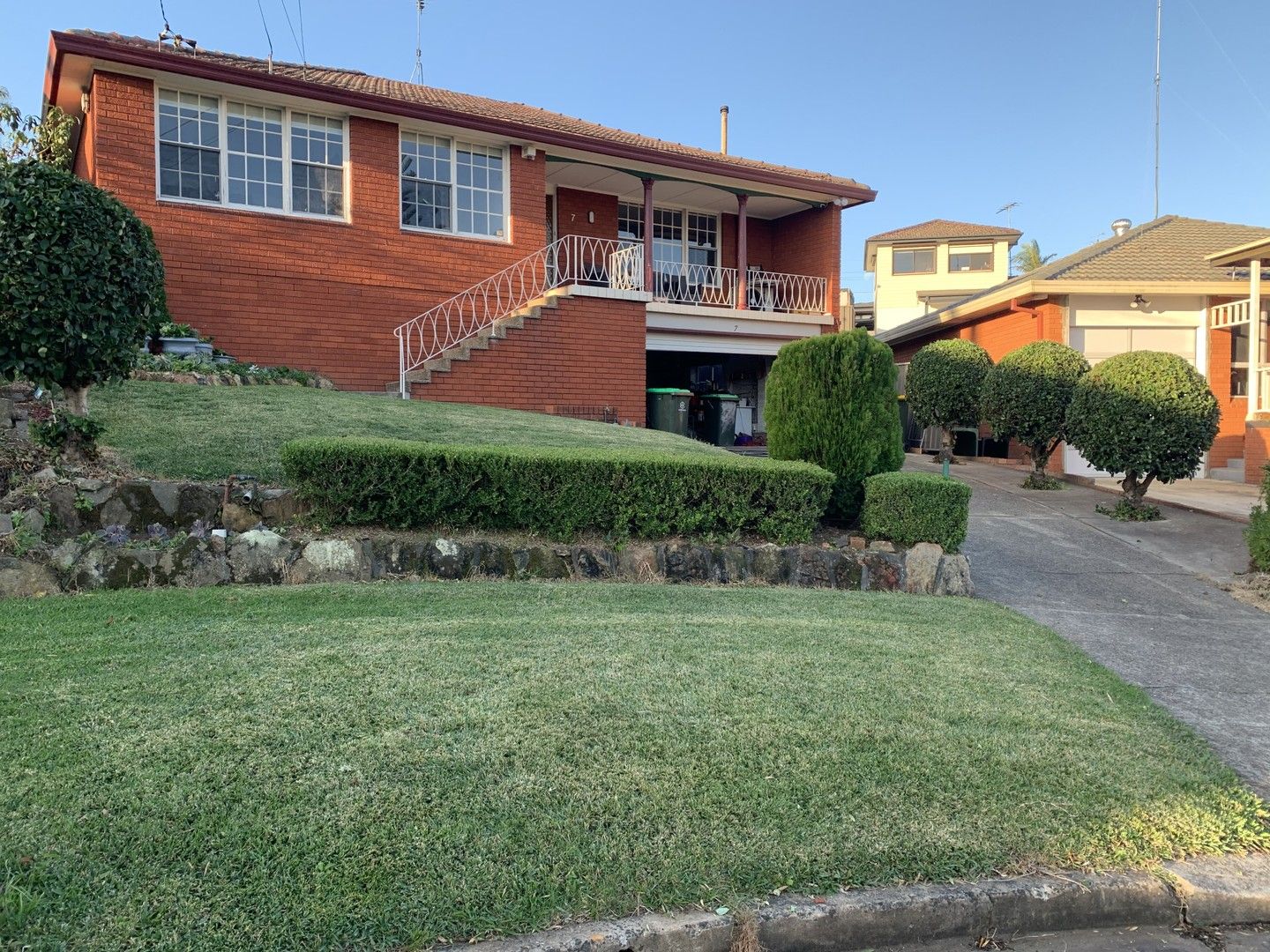 4 bedrooms House in 7 Barlow Place GEORGES HALL NSW, 2198