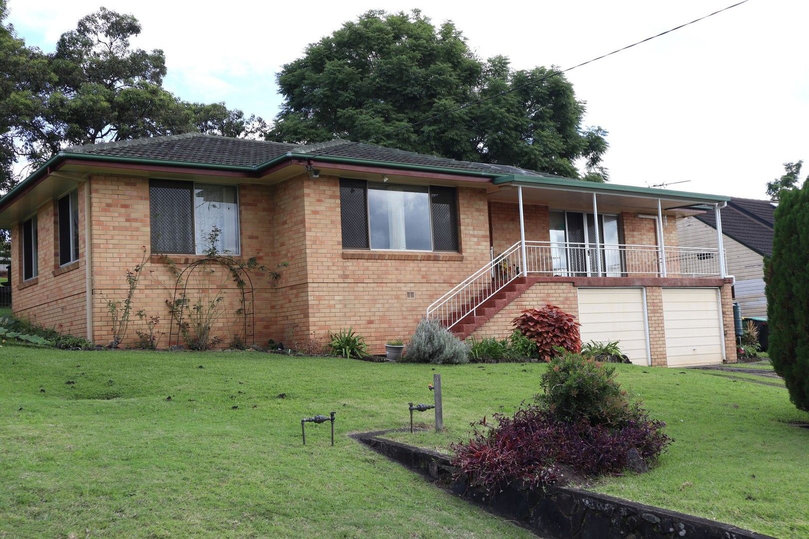 3 bedrooms House in 37 Bruxner Crescent GOONELLABAH NSW, 2480