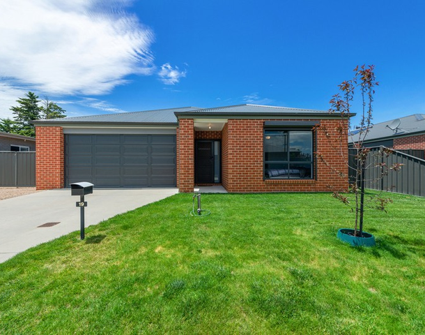 19 Page Court, Sale VIC 3850