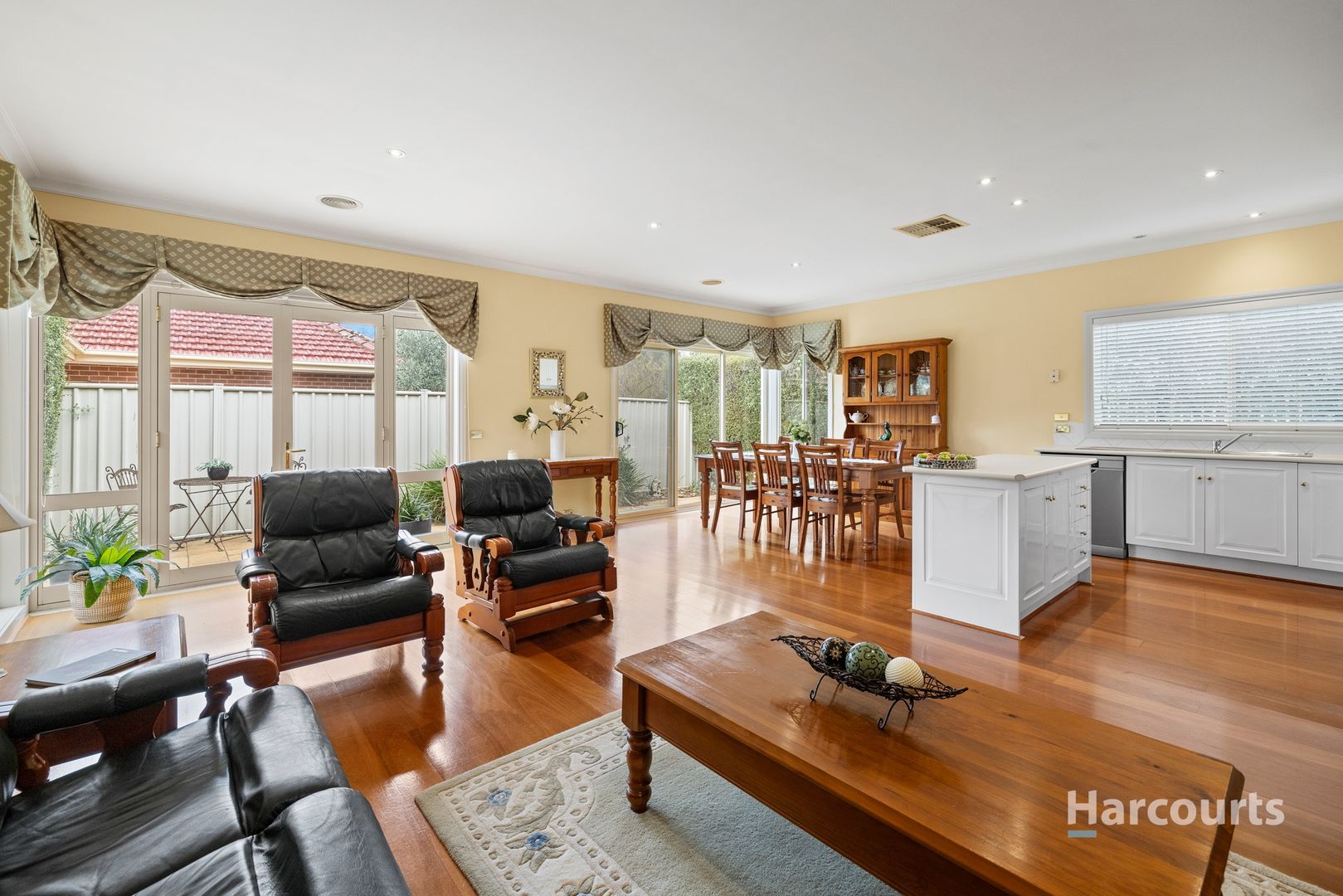 67 St Georges Avenue, Caroline Springs VIC 3023, Image 2