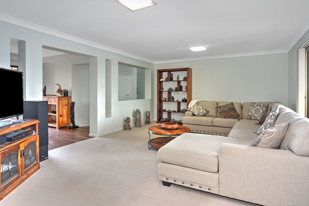 4 The Garden Walk, Worrigee NSW 2540, Image 2