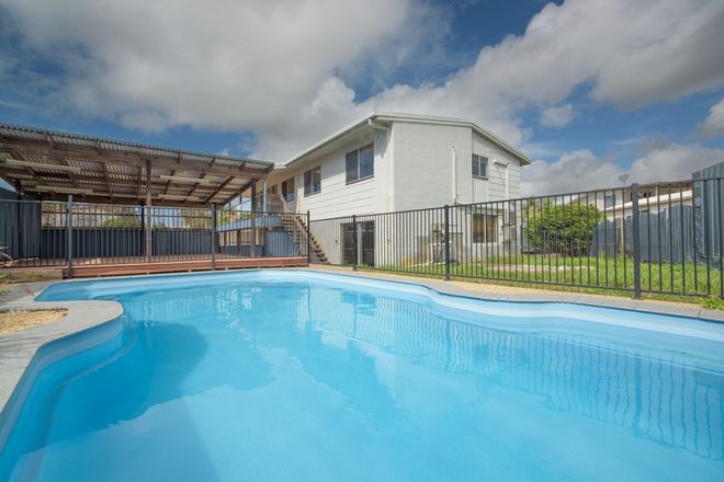 Picture of 27 Alexander Street, BOYNE ISLAND QLD 4680