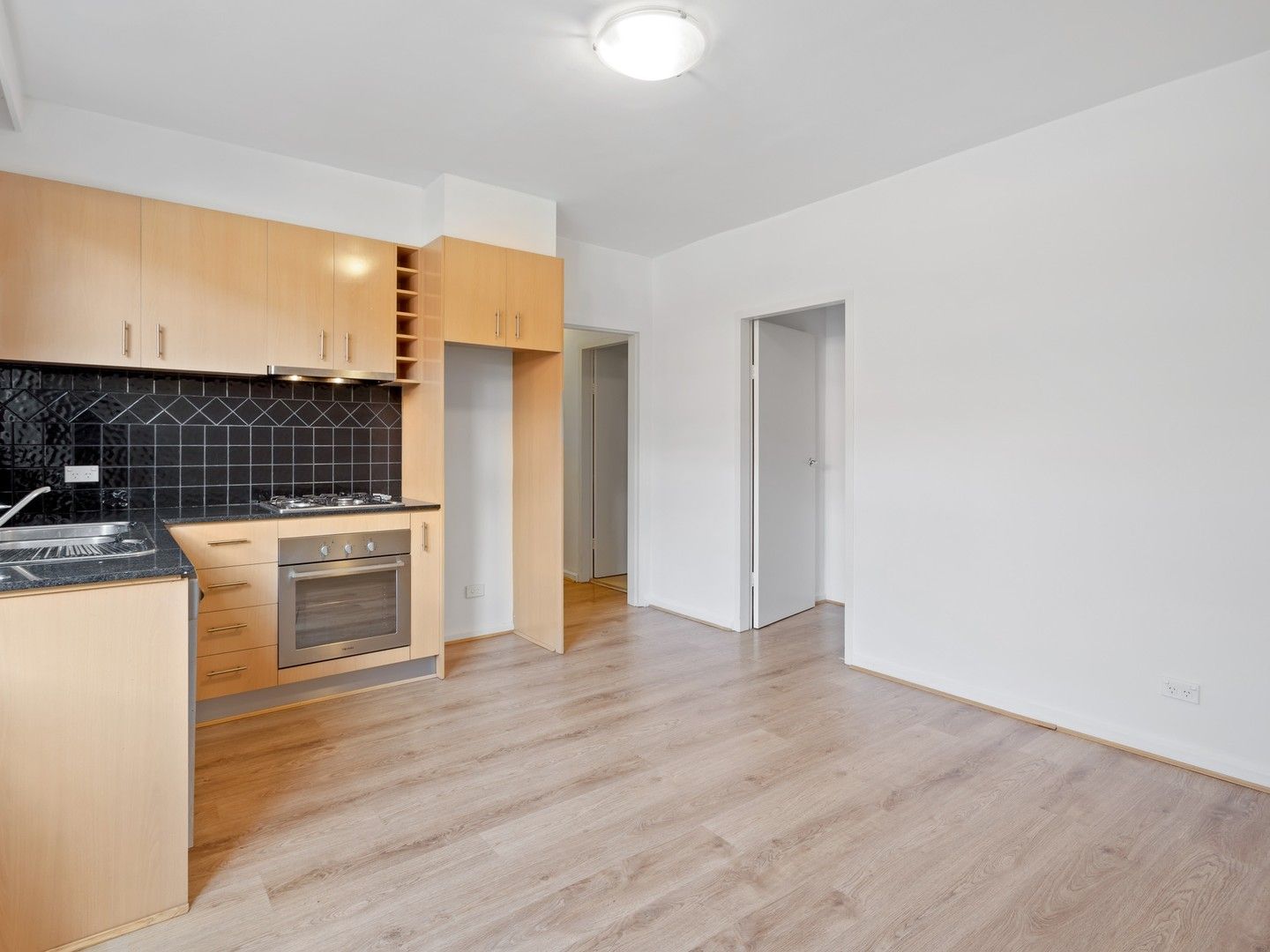 2 bedrooms Apartment / Unit / Flat in 4/3 Lord Street CAULFIELD EAST VIC, 3145