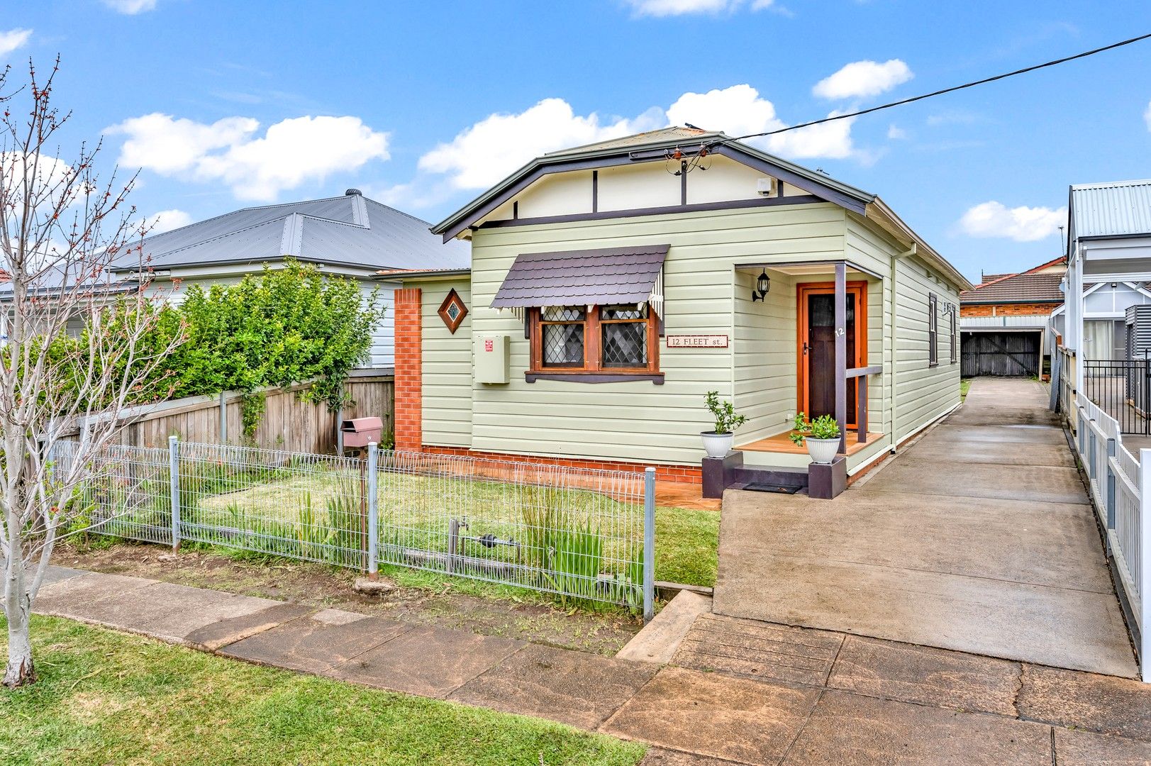 2 bedrooms House in 12 Fleet Street NEW LAMBTON NSW, 2305