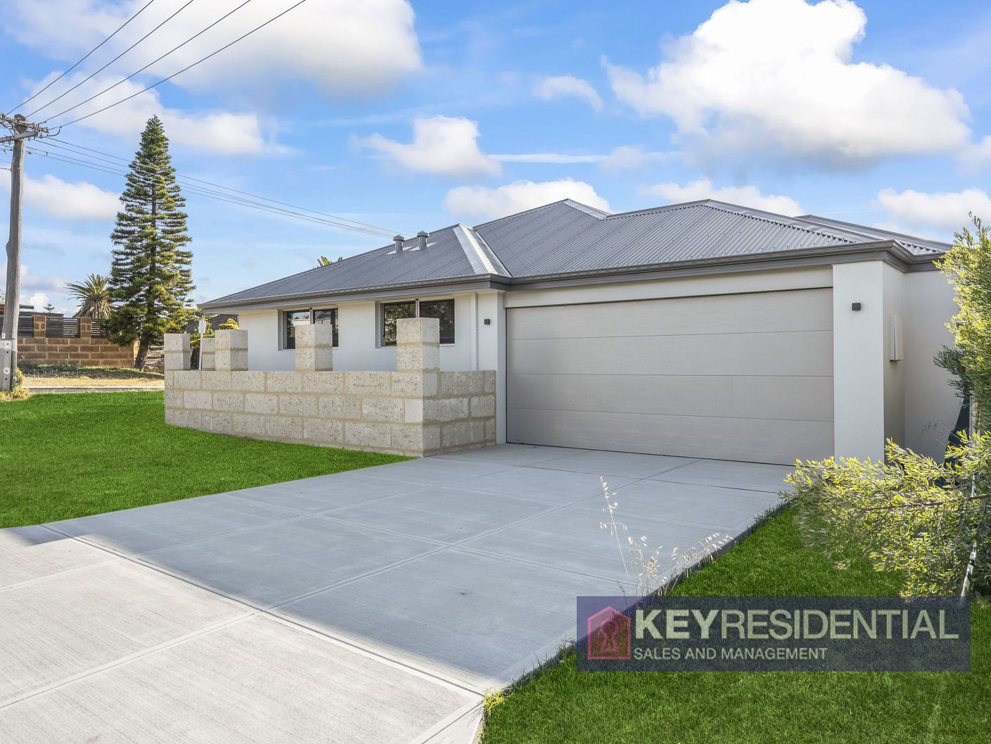 4 bedrooms House in 17 Mindarie Drive QUINNS ROCKS WA, 6030