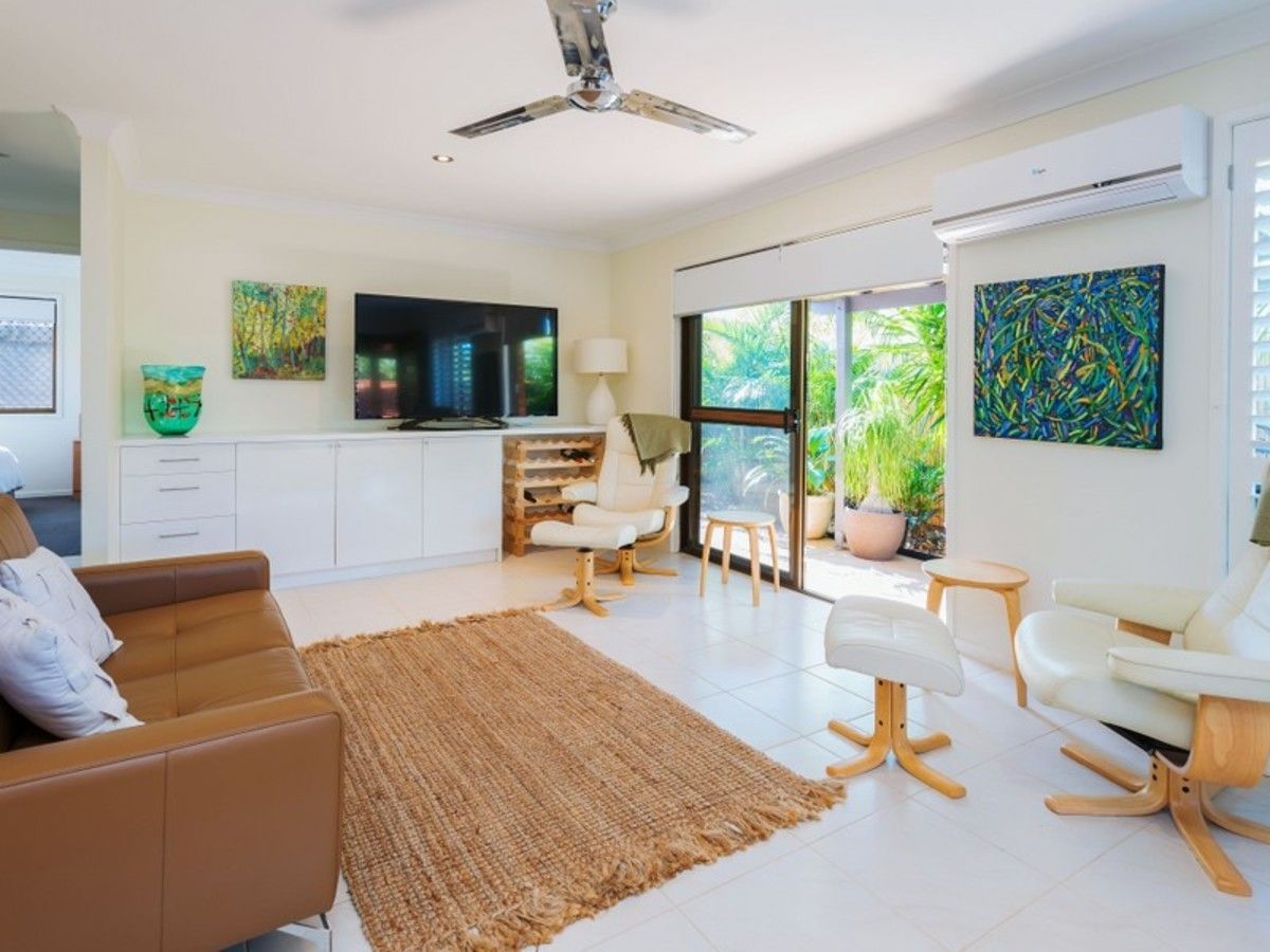 2/20 Warrie Close, Paradise Point QLD 4216, Image 1