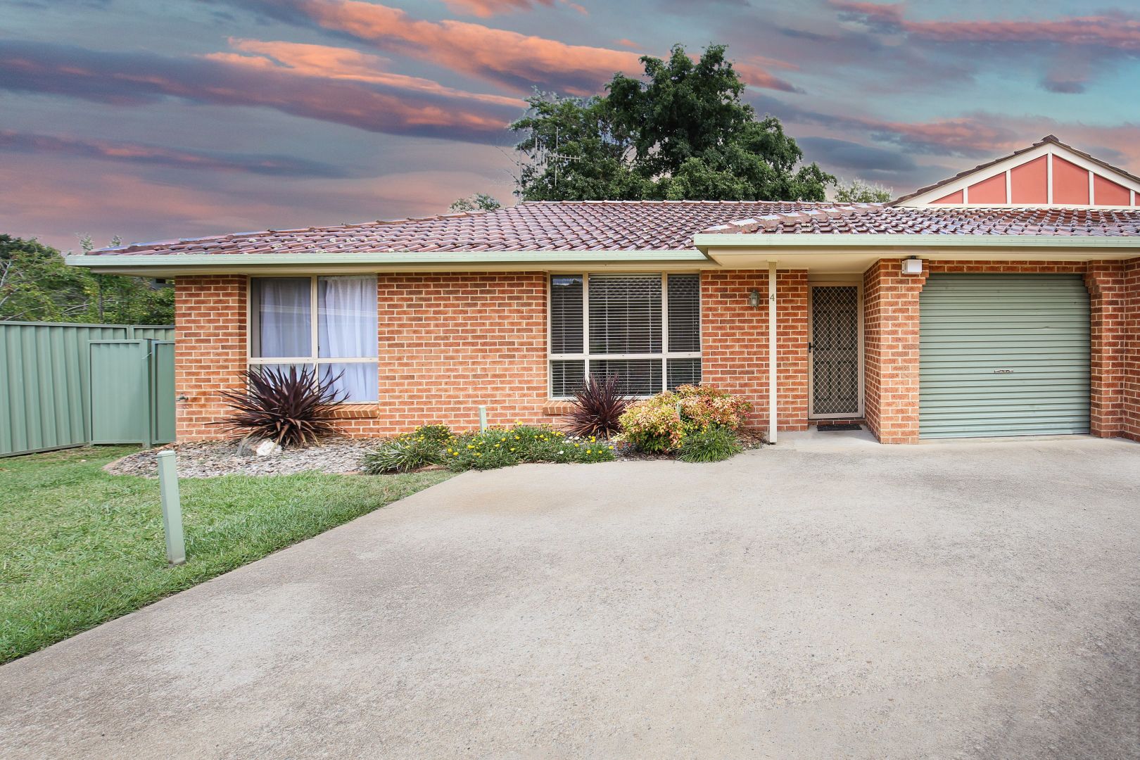 4/237 Lambert Street, Bathurst Property History & Address Research