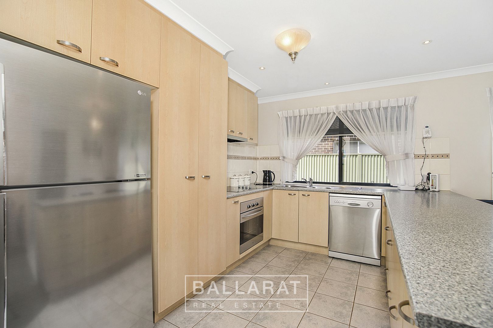 25 Lowry Crescent, Miners Rest VIC 3352, Image 2