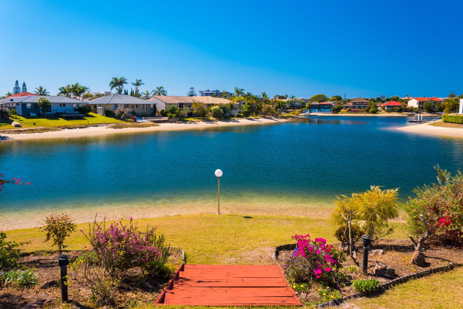 7 La France Court, Mermaid Waters QLD 4218, Image 2