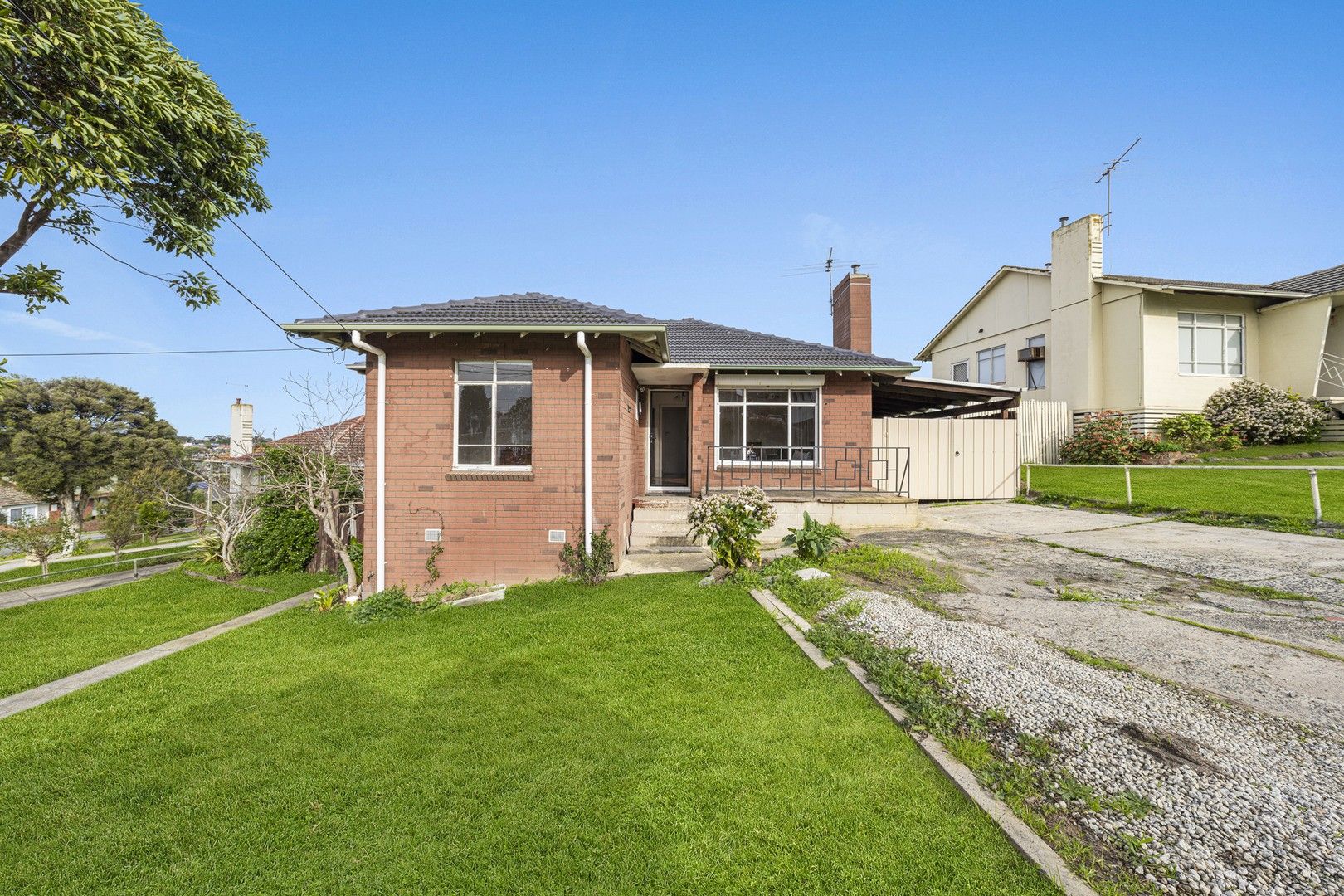 3 bedrooms House in 9 Almond Drive DOVETON VIC, 3177