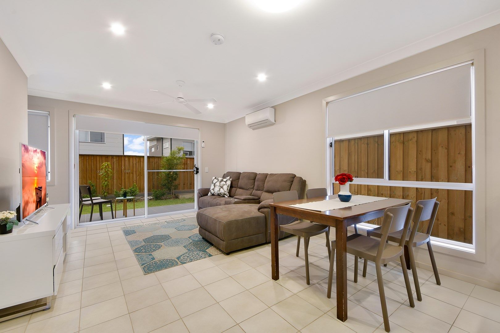 6/52A Atlantic Boulevarde, Glenfield NSW 2167, Image 0