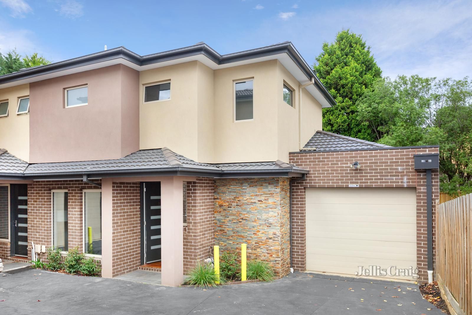 2 bedrooms Townhouse in 3/204 Hawthorn Road VERMONT SOUTH VIC, 3133