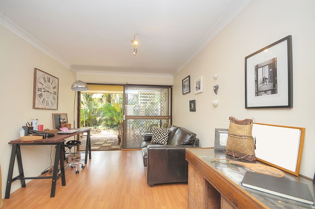 @ 105 Christine Avenue, Burleigh Waters QLD 4220, Image 2