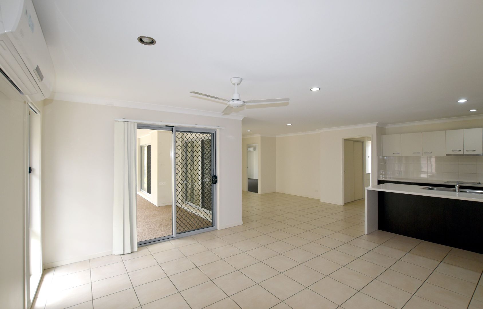 10 Llewellyn Close, Clinton QLD 4680, Image 1