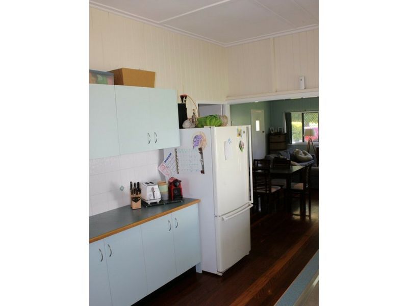 8 Cullen Avenue, Gayndah QLD 4625, Image 2