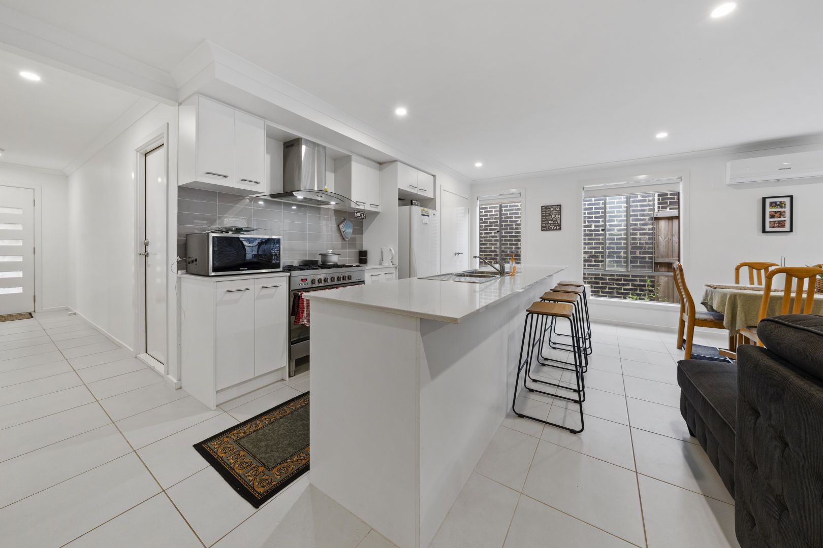 34 Louisville Drive, Thornhill Park VIC 3335, Image 1