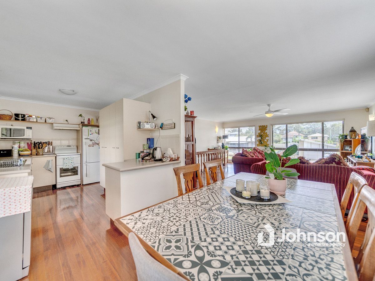 16 Coralie Avenue, Wynnum West QLD 4178, Image 2